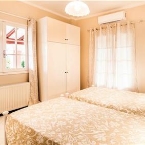 8 Bedroom villa with pool & seaview, near Acharavi, sleeps 16-18